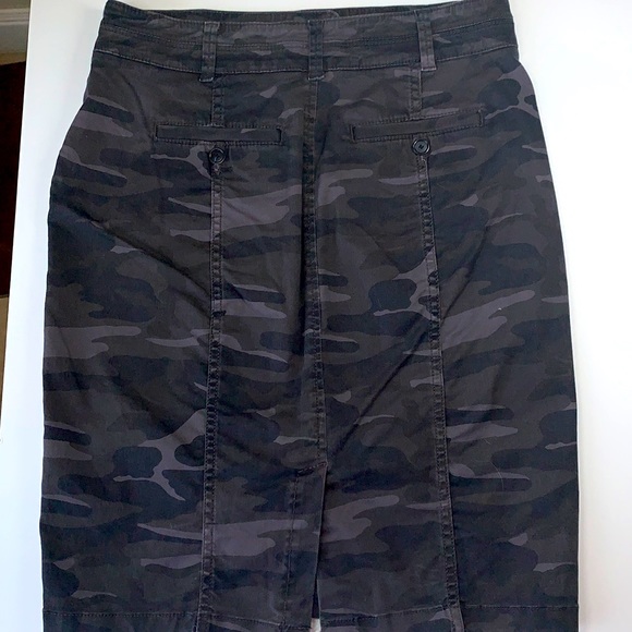 EUC Set of 2 Loft denim short skirts sz 4 1-dark gray 1- 1-gray camo - Picture 3 of 12